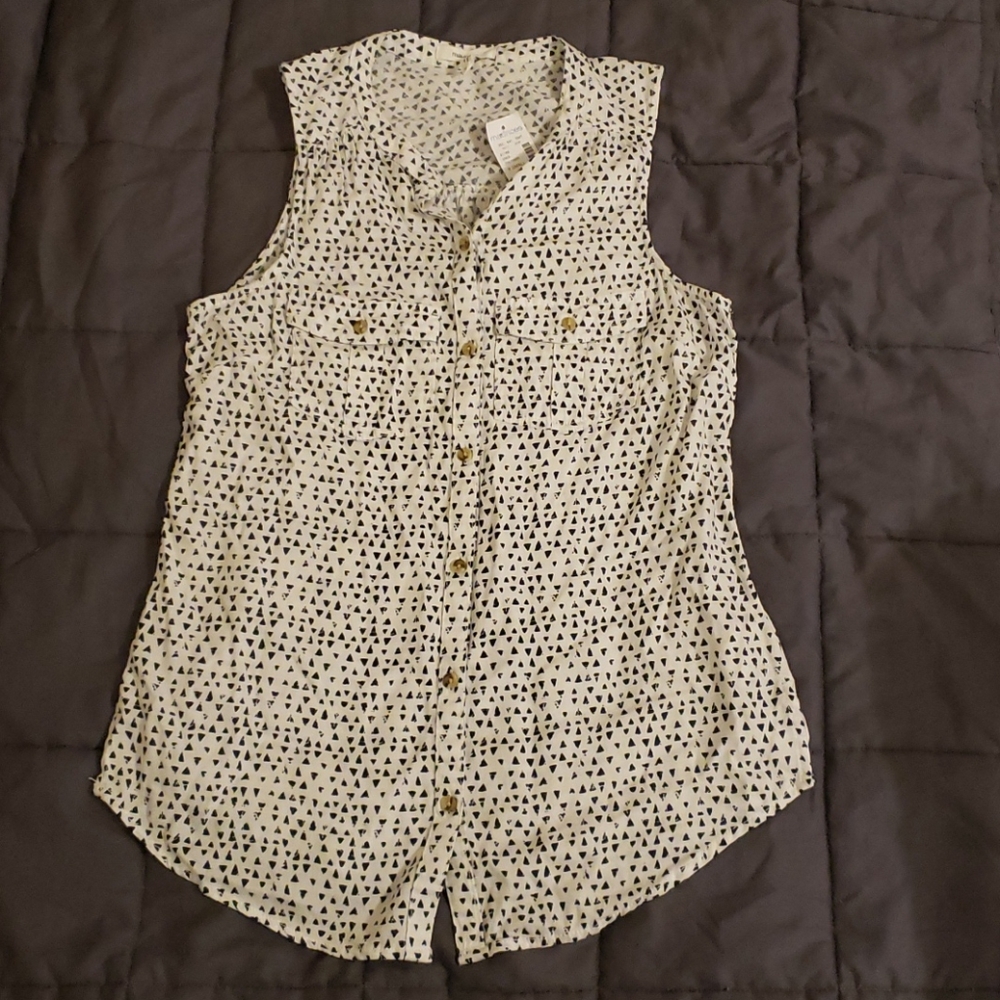 Sleeveless blouse